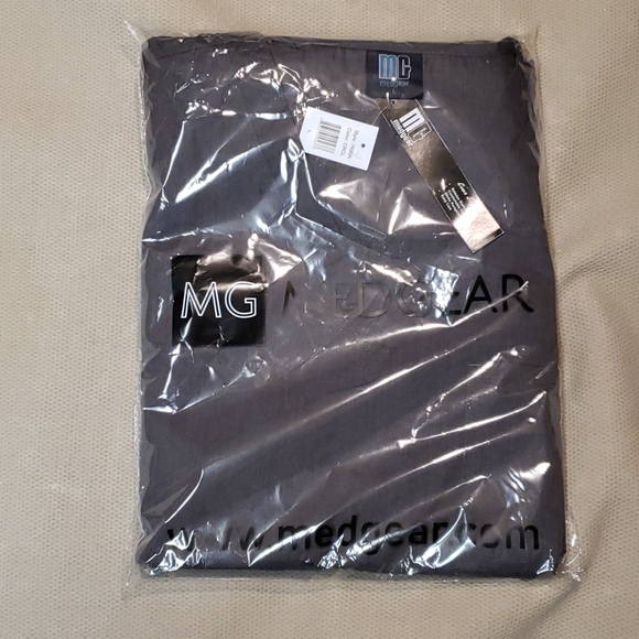 Medgear Large Charcoal Scrub Set. - Picture 9 of 9